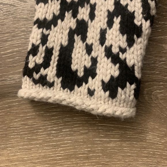 Sweater - Black & Beige Sweater by Magaschoni - Picture 12 of 14